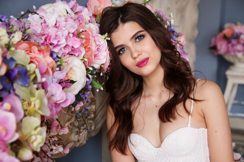 Why airbrush makeup is best for the new-age bride?