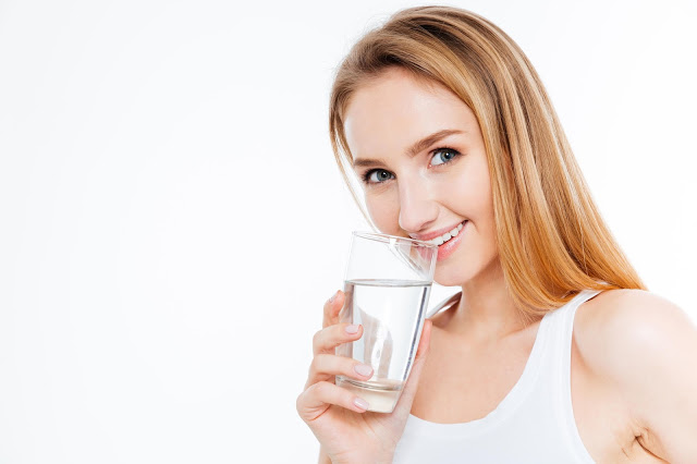 Does Drinking Water Help Acne? Tips & Tricks